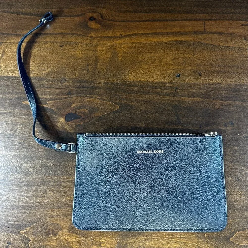 MICHAEL Michael Kors Hayley Large Convertible Tote & Zip Pouch - Black Leather - Picture 8 of 12